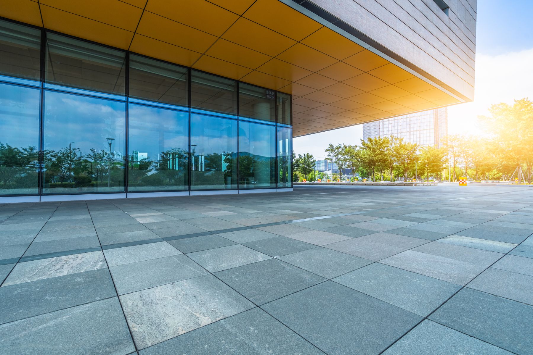 Facade Renovation for Aging Shopping Centers and Hotels: A Property Owner's Guide