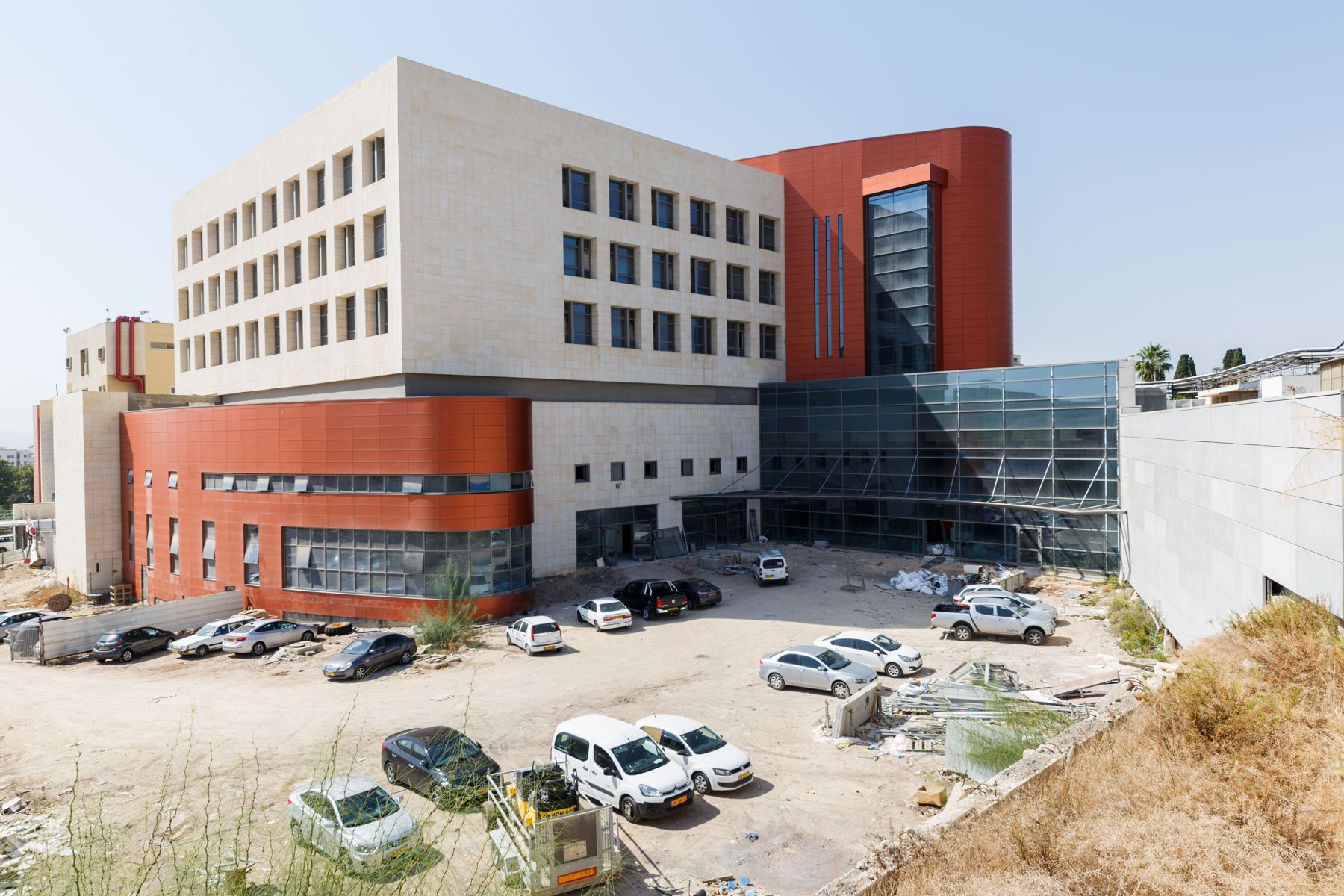 Hospital building with glass curtain wall and aluminum cladding